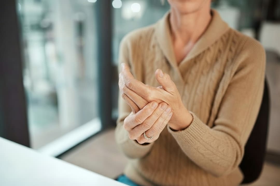 Osteoporosis illustration